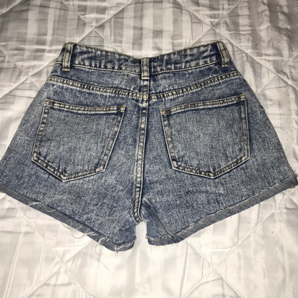 High wasted denim cutoff shorts - Picture 3 of 3